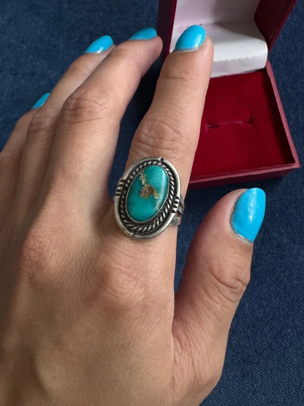 Vintage  Sterling Silver Native American Turquoise Ring Size 7